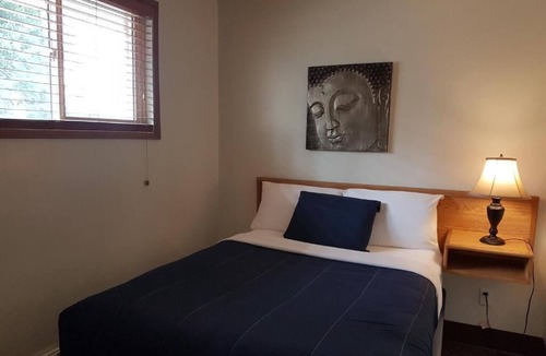Hinton Hotel | Pines Motel