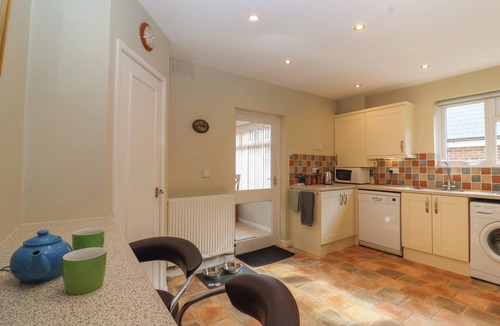 Sandford Cottage | PINESIDE, pet friendly, with a garden in Sandford, Dorset