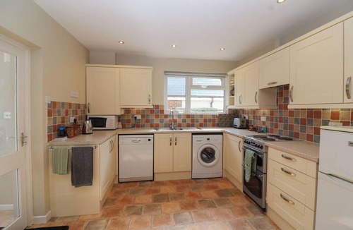 Sandford Cottage | PINESIDE, pet friendly, with a garden in Sandford, Dorset
