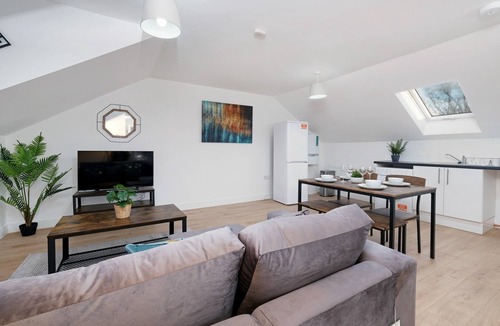 Iver Apartment | Pinewood 1 Bedroom Apartment 05 By Arista Living
