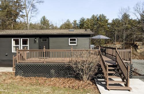 Catskill House | Pinewood Bungalow - Luxury Cabin, Kid-Friendly