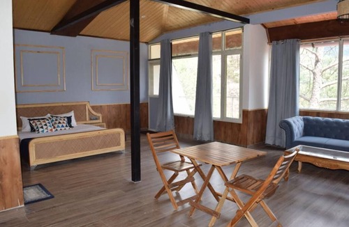 Kandaghat Hotel | Pinewood Nirvana