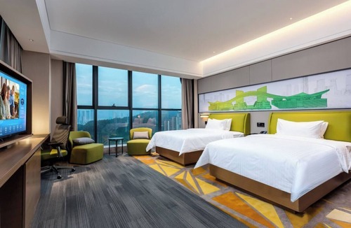 Longgang Hotel | PingshanHighSpeedRailHiltonHuanpengHotel