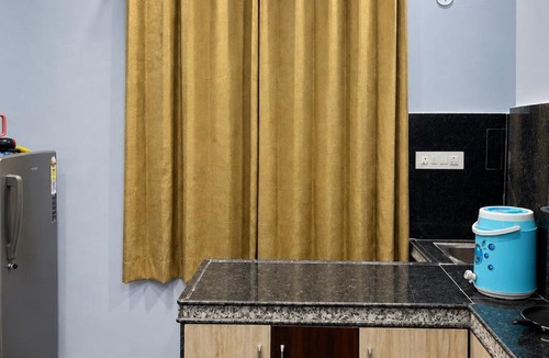 Sindhi Camp Apartment | Pink City Stay Near Metro Station, Railway Station and Old City