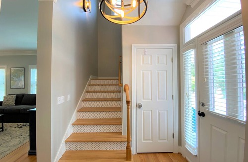 Edisto Island House | Pink Flamingo | Yacht Basin & Marsh Views | 3 Blocks to Beach | Sleeps 10 | Dog Friendly