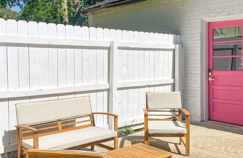 Dickerson Road House | Pink Nashville Cottage Girls' Trip, 12 Min to DT