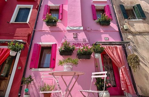 Burano Apartment | Pink Paradise