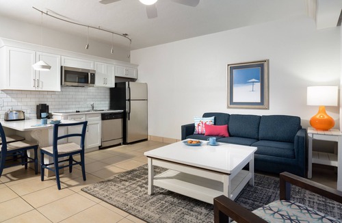 Fort Myers Beach Resort | Pink Shell Beach Resort and Marina