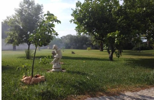 Latiano Villa | Pink villa