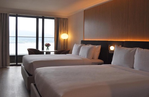 Coal Harbour Hotel | Pinnacle Hotel Harbourfront