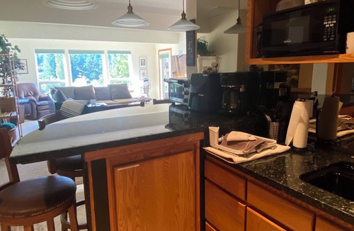 Sudden Valley House | Pinnacle Perch, 5 min walk to Lake whatcom. Golf, Pool, Trails, Biking and View