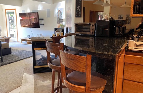 Sudden Valley House | Pinnacle Perch, 5 min walk to Lake whatcom. Golf, Pool, Trails, Biking and View
