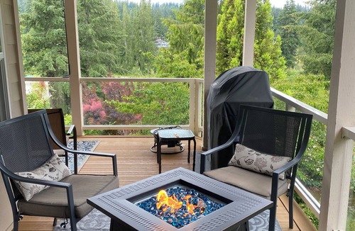 Sudden Valley House | Pinnacle Perch, 5 min walk to Lake whatcom. Golf, Pool, Trails, Biking and View