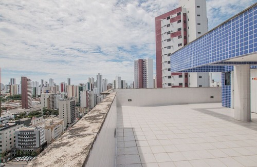 Boa Viagem Apartment | PIP201 Pleasant flat with balcony in Boa Viagem, near Shopping Recife, for up to four people