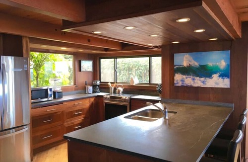 Pupukea House | Pipeline Beachfront House that Sleeps 12 Guest.
