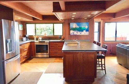 Pupukea House | Pipeline Beachfront House that Sleeps 12 Guest.