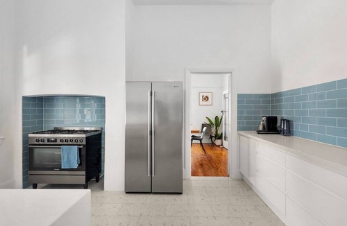 Yarrawonga House | Pipers Rest located in the heart of yarrawonga. plenty of parking for boats and trailer.