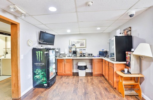 Pipestone Historic District Apartment | Pipestone|2 Queen Bed|Non Smoking
