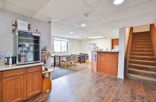 Pipestone Historic District Apartment | Pipestone|2 Queen Bed|Non Smoking