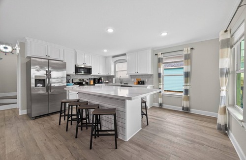 Surfside Beach House | Pirate's Bay. New build! Pets! Hot Tub! Affordable! Views of Ocean AND Bay!