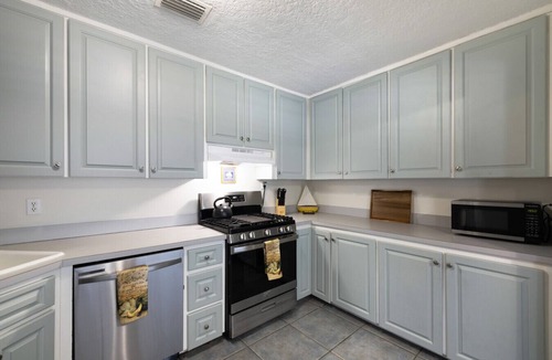 Cedar Key House | Pirate`s Paradise with a Gulf View!