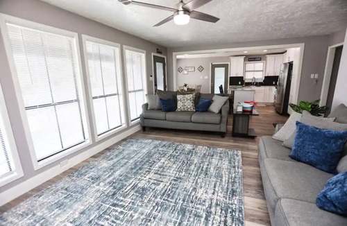Galveston House | Pirates Paradise - Pool - 4bd/2.5BA - Sleeps 9