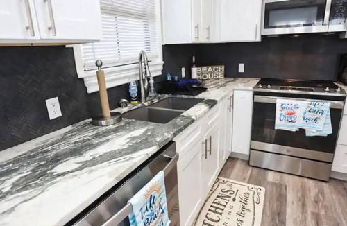 Galveston House | Pirates Paradise - Pool - 4bd/2.5BA - Sleeps 9
