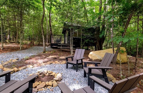 Balsam Grove Cabin | Pisgah Forest Retreat: Cozy Cabin Blending Comfort and Luxury for Glampers, NC