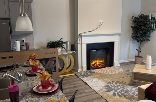 Lovejoy House | Pit stop Paradise nA Charming 3-bedroom house in Hampton with AC and WiFi