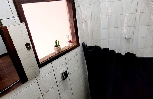 Vila Constancia House | PIT STOP: Suite with Double Bed (Private Bathroom)