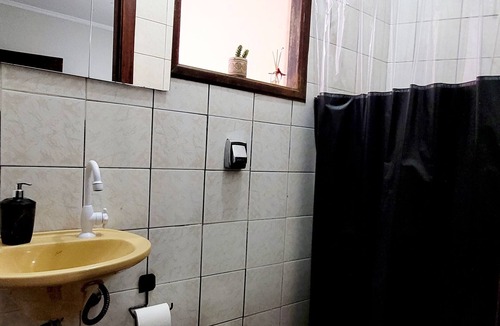 Vila Constancia House | PIT STOP: Suite with Double Bed (Private Bathroom)