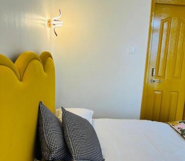Varanasi Apartment | Pitambar
