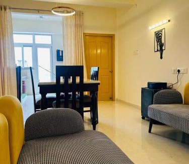 Varanasi Apartment | Pitambar