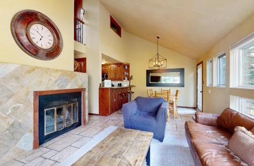Vail Apartment | Pitkin Creek Park 3