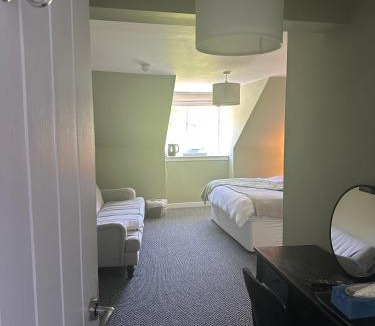 Pitlessie Bed & Breakfast | Pitlessie Rooms at Pitlessie Village Inn