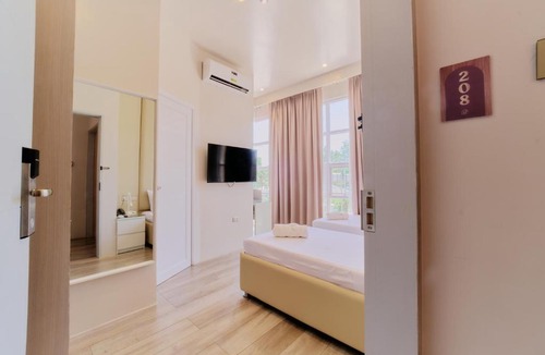 Jordan Hotel | Pitstop Mango Grove Retreat