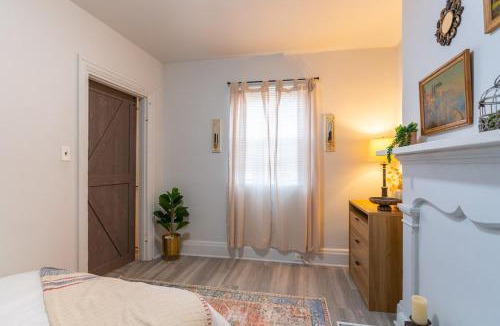 Lower Lawrenceville Apartment | Pittsburgh House