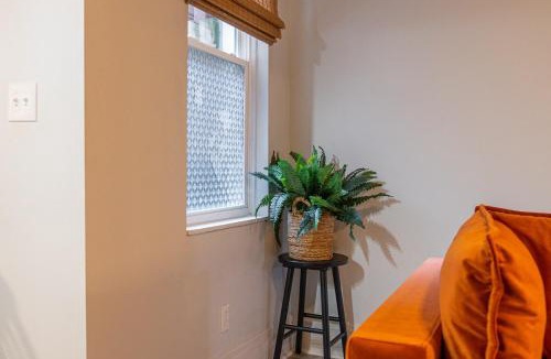 Lower Lawrenceville Apartment | Pittsburgh House