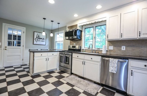 Pittsford House | Pittsford Village Home. Walk to Everything Restaurants, Shops, Canal Trail.