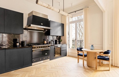 Champs-Elysees Apartment | Place d'Alma