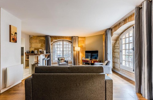 Hotel de Ville - Quinconces Apartment | Place du Palais
