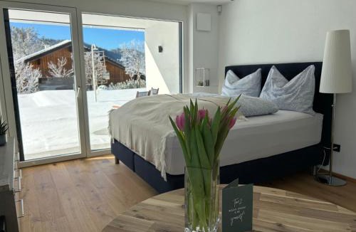 Faistenau Apartment | place2be - with infinity pool
