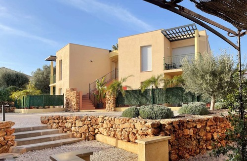Bandol Apartment | Plage du Capelan | Parking | Private entrance and garden | Air-conditioned | Peace and quiet guaranteed