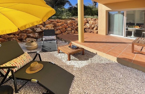 Bandol Apartment | Plage du Capelan | Parking | Private entrance and garden | Air-conditioned | Peace and quiet guaranteed