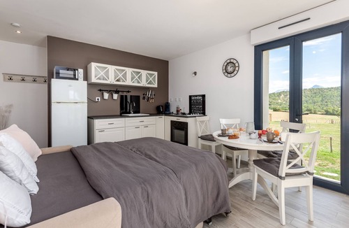 Champtercier Apartment | Plaines-Provence, gîte le Pic D'Oise