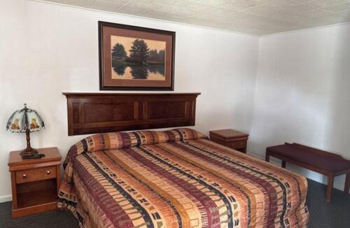 Douglas Hotel | Plains motel