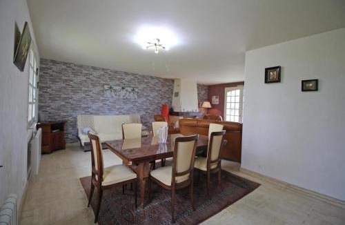 Bujaleuf House | Plaisance