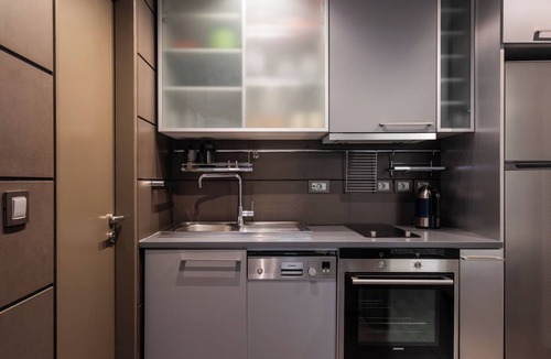 Plaka Apartment | Plaka: Stylish Flat Overlooking Cathedral Sq. CM1