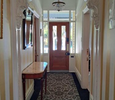 Sydenham Bed & Breakfast | Plane Tree Villa