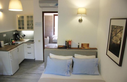 Kala Nera Apartment | PLATANOFYLLA Studio No3